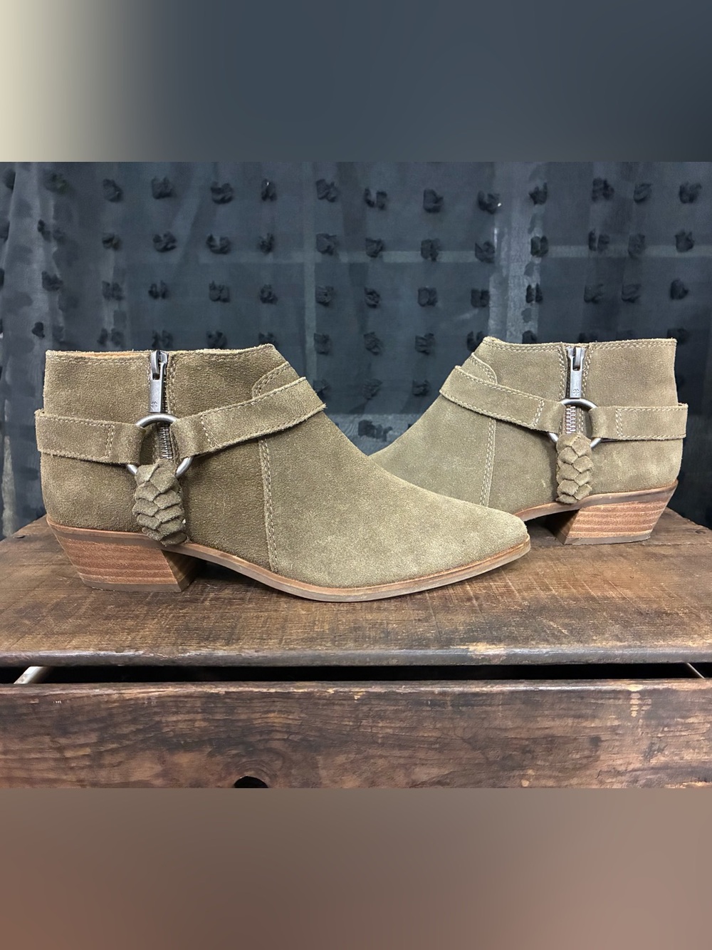 Lucky Brand Enitha Olive Suede Leather Ankle Booties Size 9M Western Boho Boot